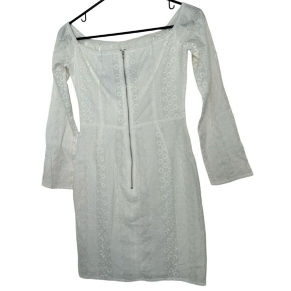 Eyelet flared sleeve midi-dress - Picture 2 of 4